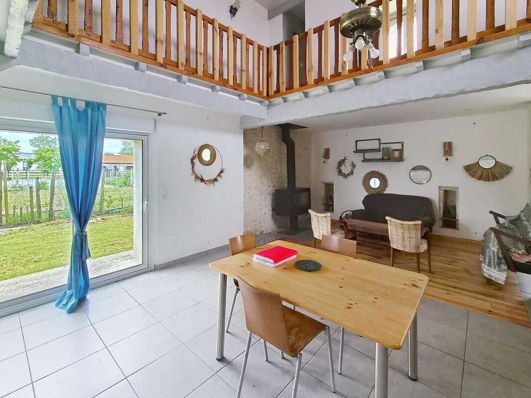 Maison 212 m² à Valeyrac  - photo 5