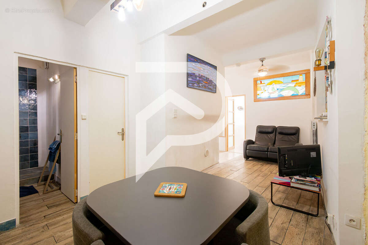 Appartement à MARSEILLE-2E