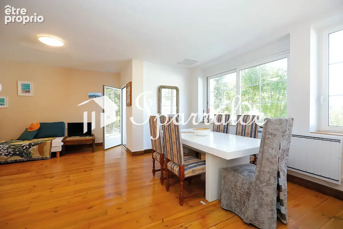 CENTRE-VILLE   T3 72 m2 avec terrasse, jardin et caves - photo 2