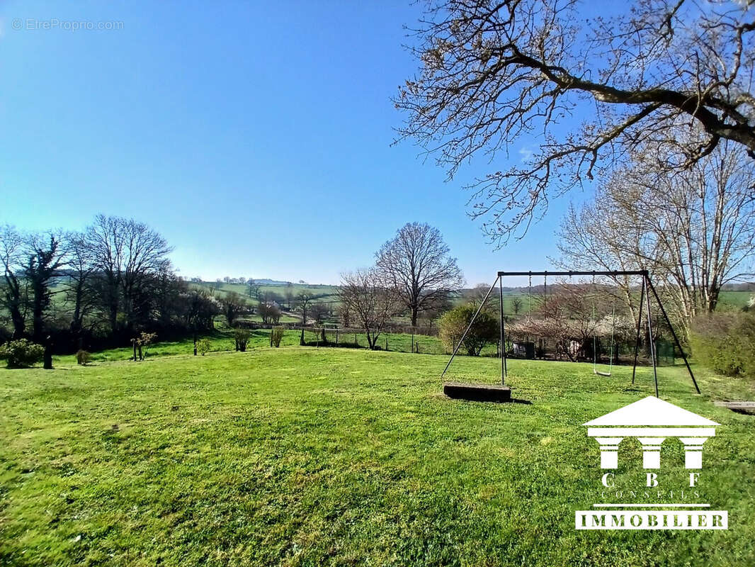 Maison à SAINT-BERAIN-SOUS-SANVIGNES
