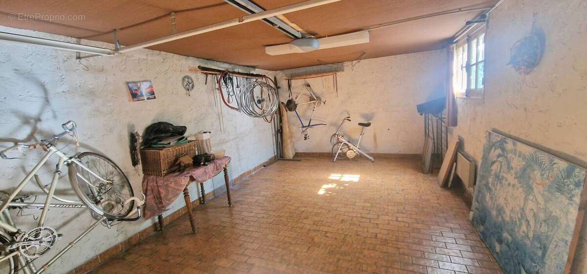 Autre à ROQUEBRUNE-SUR-ARGENS