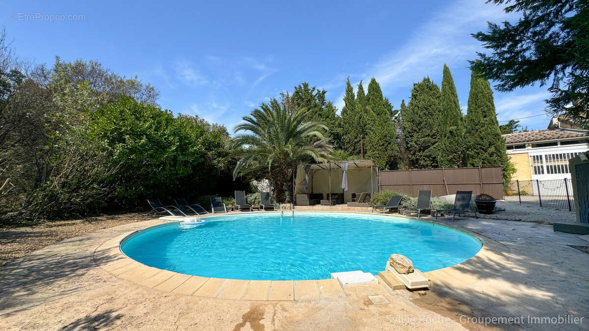 Caderousse, 5mn de l'échangeur A7/A9 d'Orange, 30mn de la gare TGV d'Avignon, Mas avec piscine sur parcelle de - photo 9