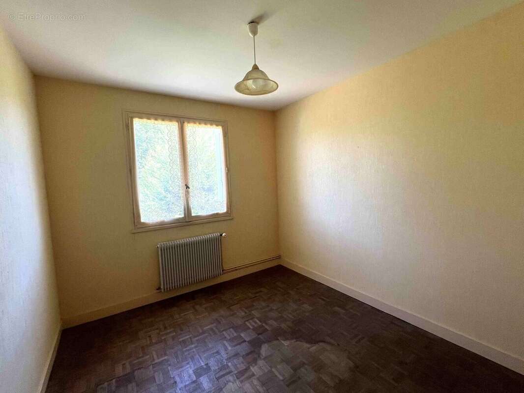 Maison 94 m² à Roumazieres-Loubert  - photo 7