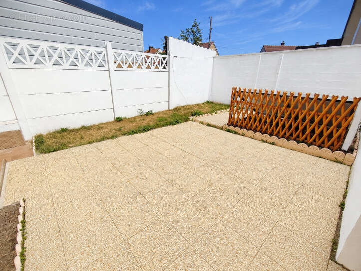 Maison 3 chambres, DPE en A, aucun travaux, secteur calme. - photo 2
