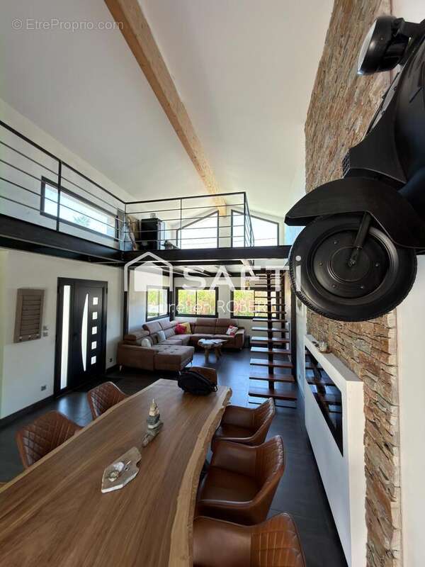 Maison 130 m² à Luzinay  - photo 6