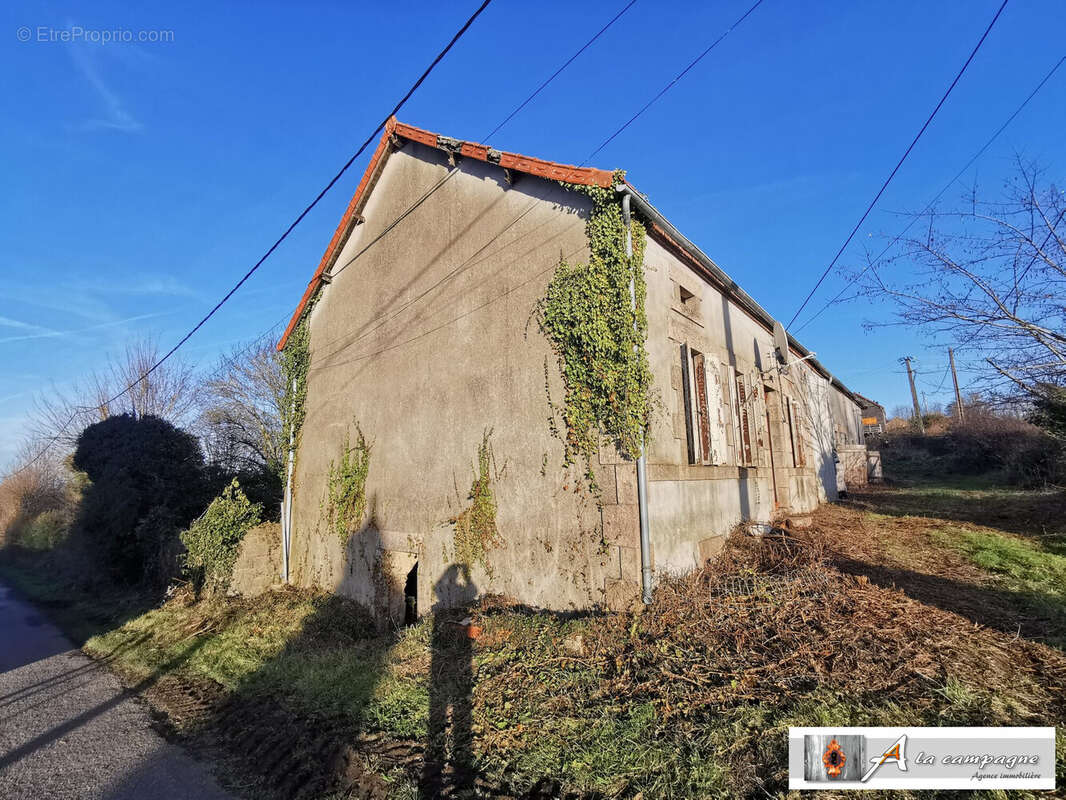 Maison à MOUREUILLE