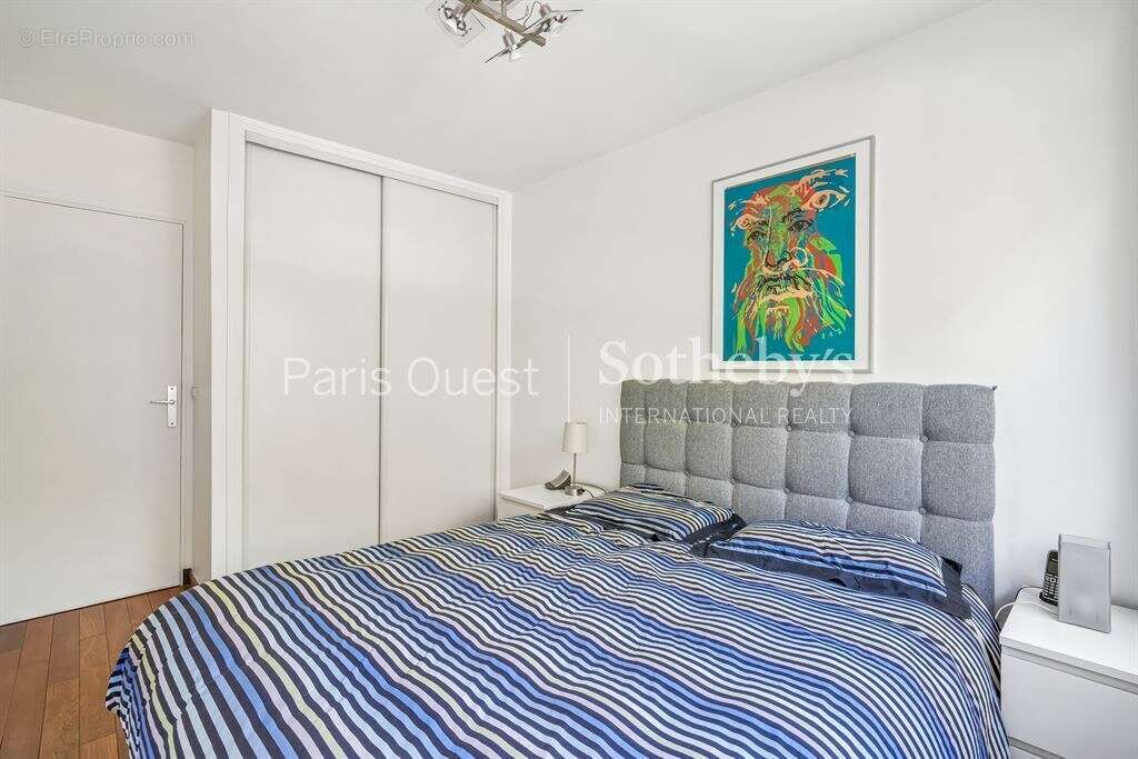 Appartement à NEUILLY-SUR-SEINE