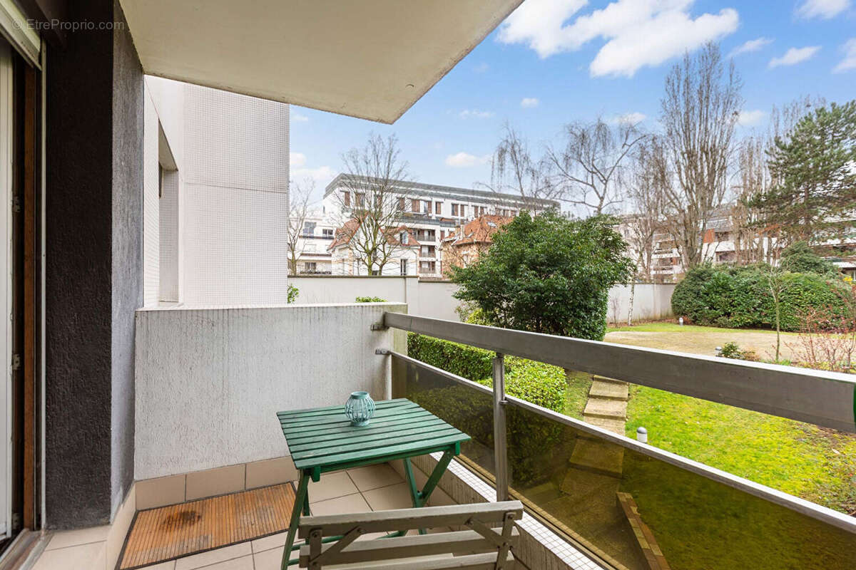 Appartement à COURBEVOIE