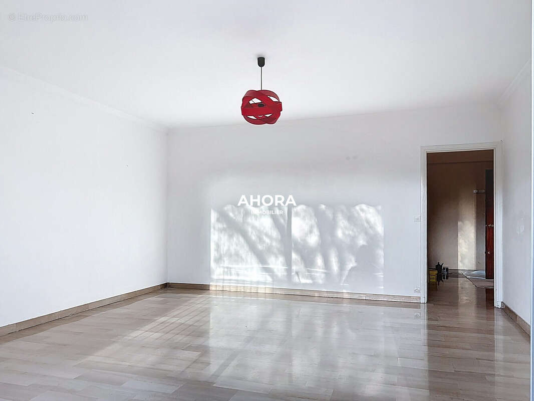 Appartement à MARSEILLE-9E