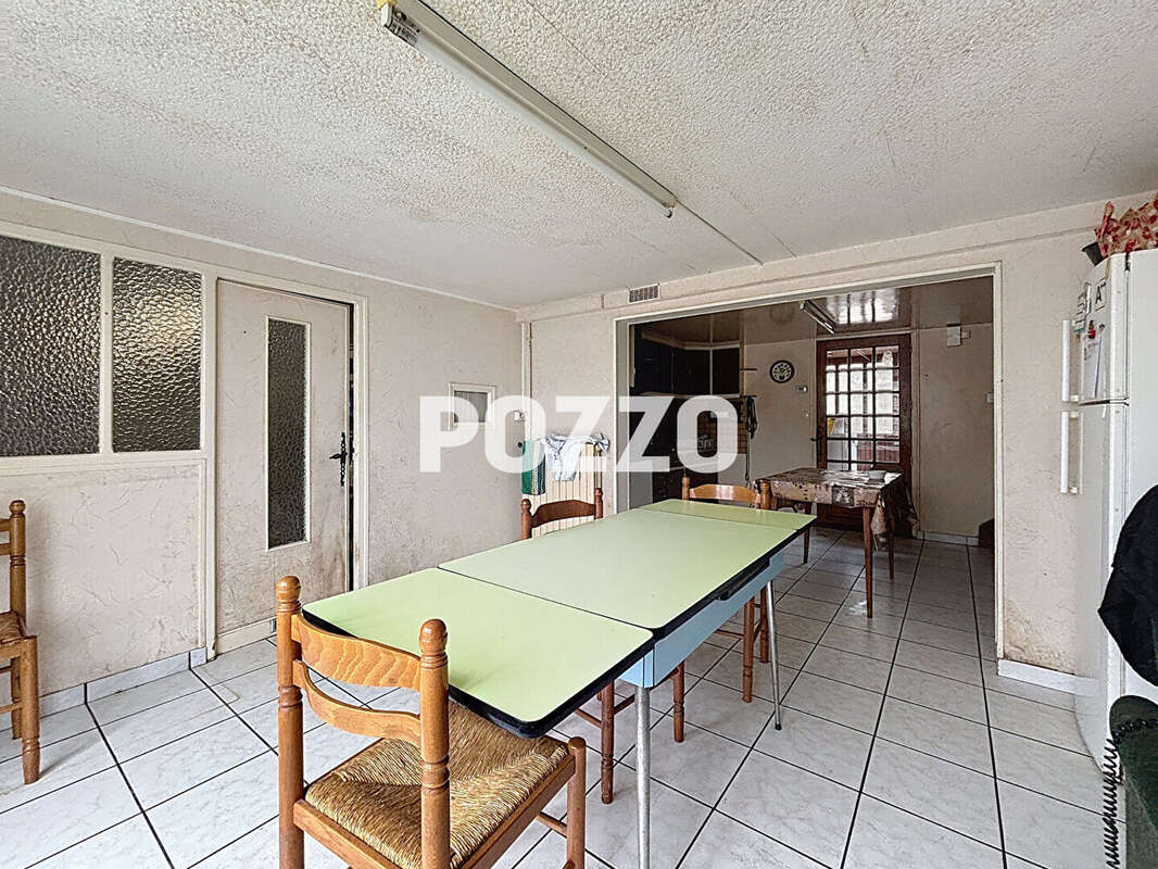 Commerce à SAINT-SAUVEUR-LENDELIN