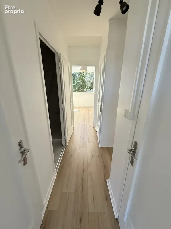 Appartement T3 avec cave et parking - photo 7