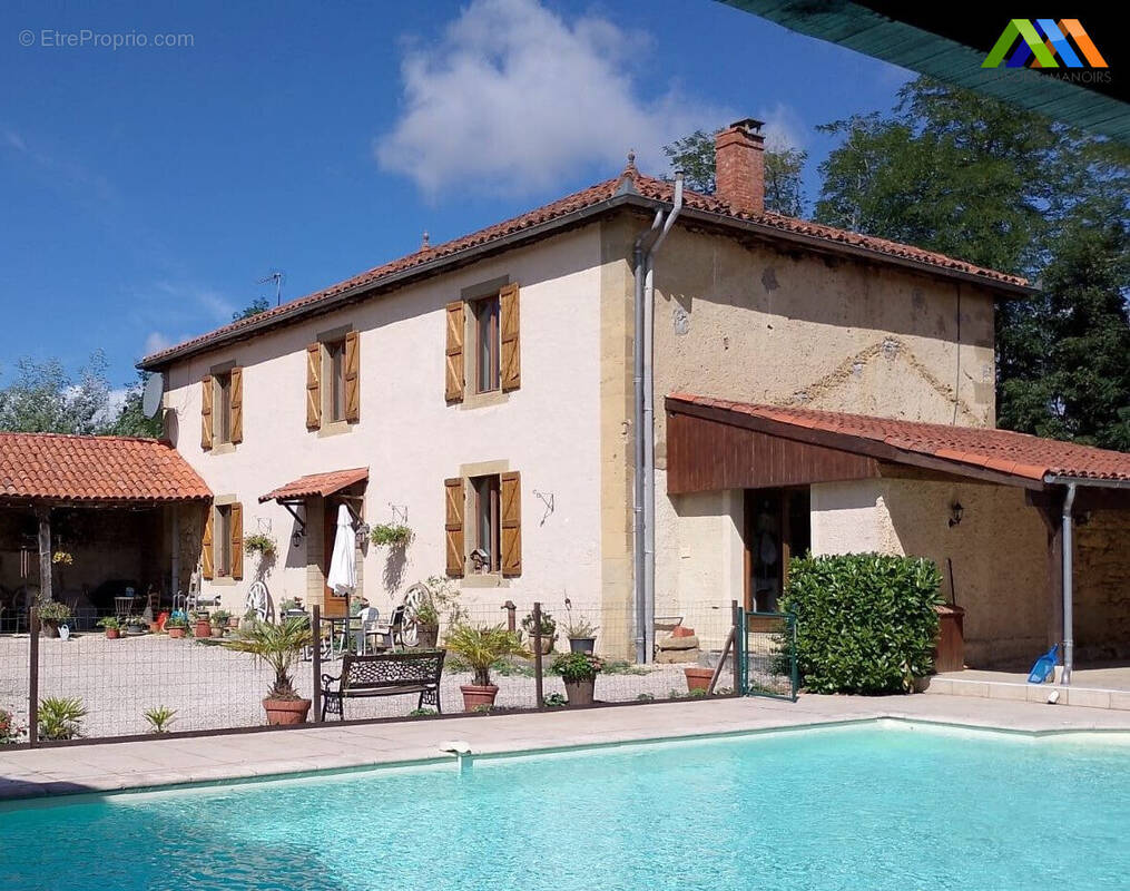 Restored farmhouse with swimming pool in peaceful Sarremezan, Southwest France. - Maison à BOULOGNE-SUR-GESSE