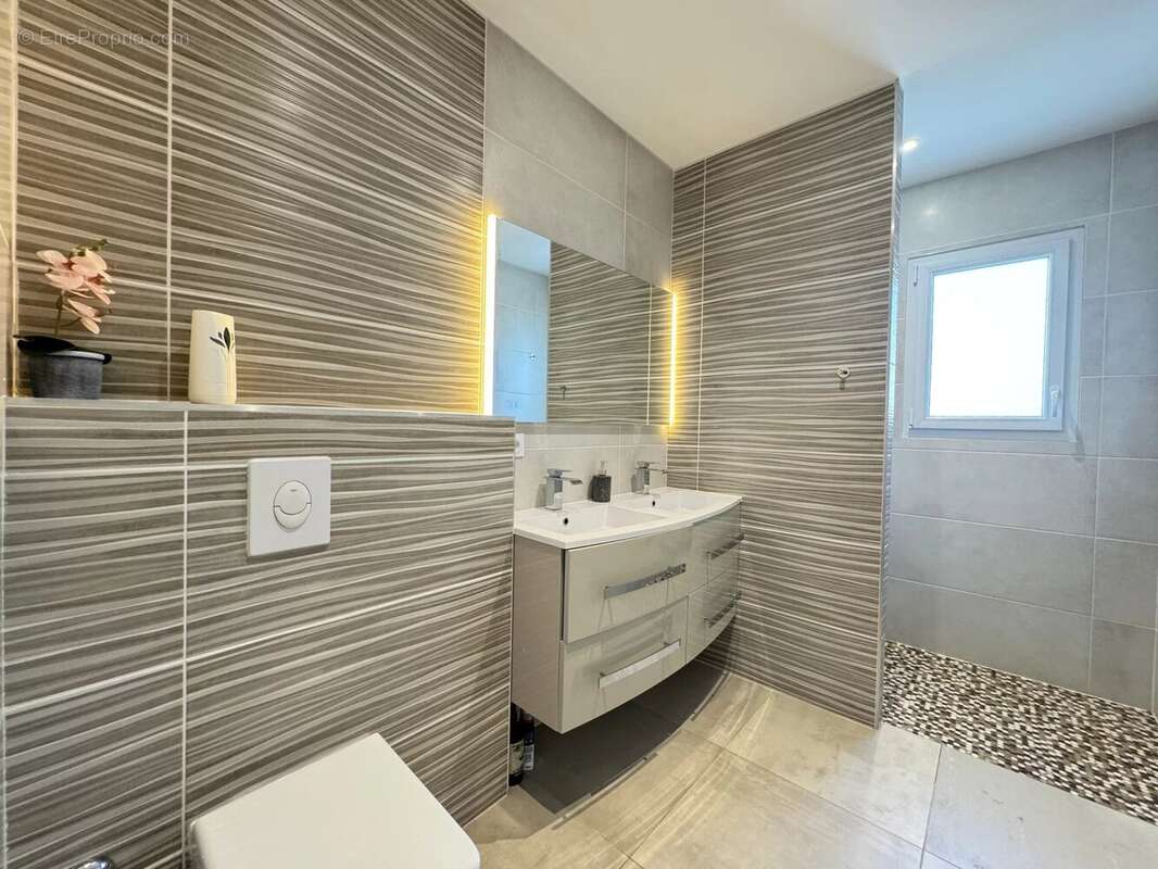 Maison à SAINT-XANDRE