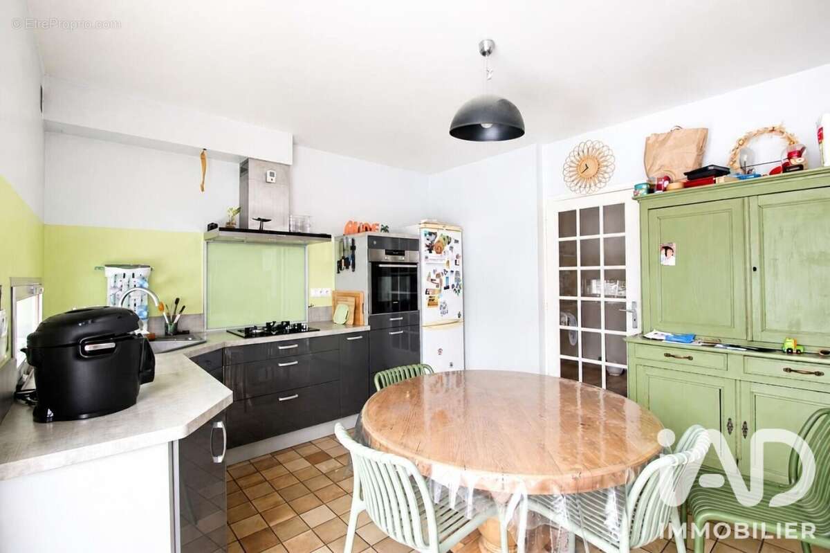 Maison 215 m² à Fere-Champenoise  - photo 6