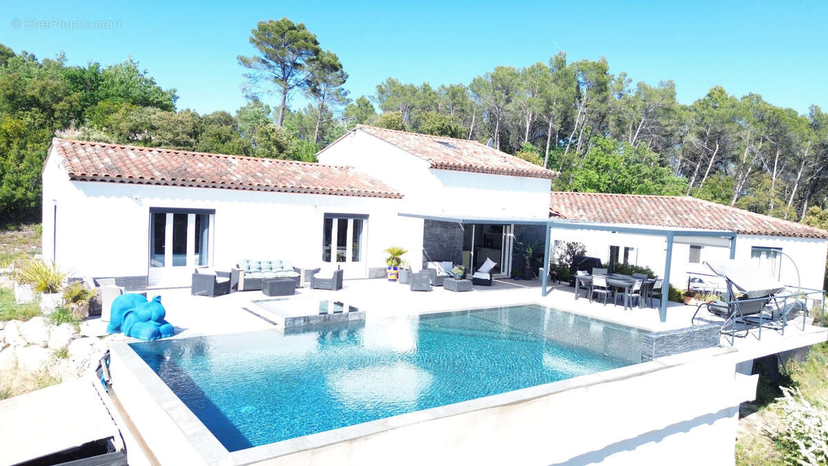 Maison à LORGUES