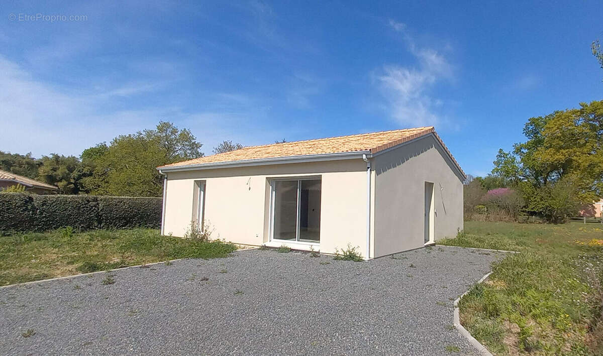 Maison à GRAYAN-ET-L'HOPITAL