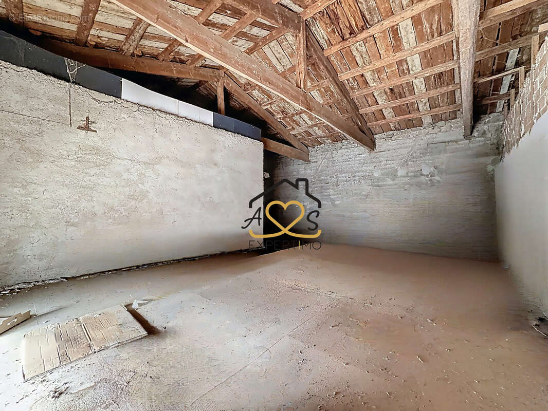 Maison familiale avec nombreuses dépendances   4 chambres   Terrain clos   Saint-Dier-d’Auvergne - photo 16