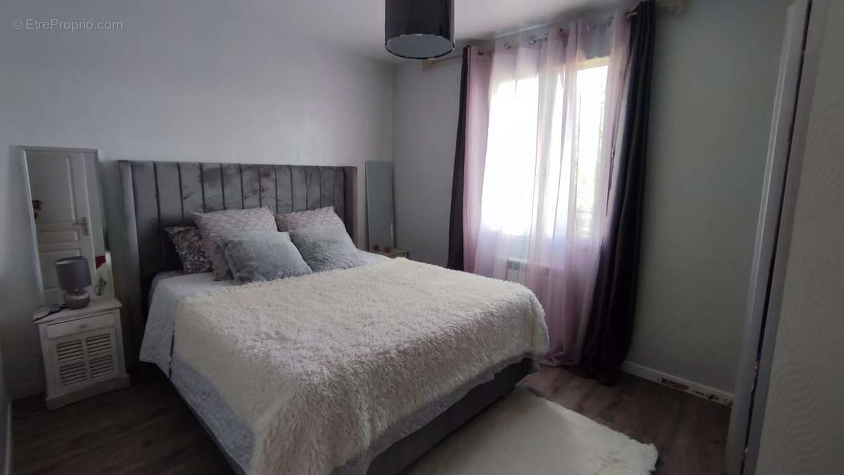 Maison à CHANTELOUP-LES-VIGNES