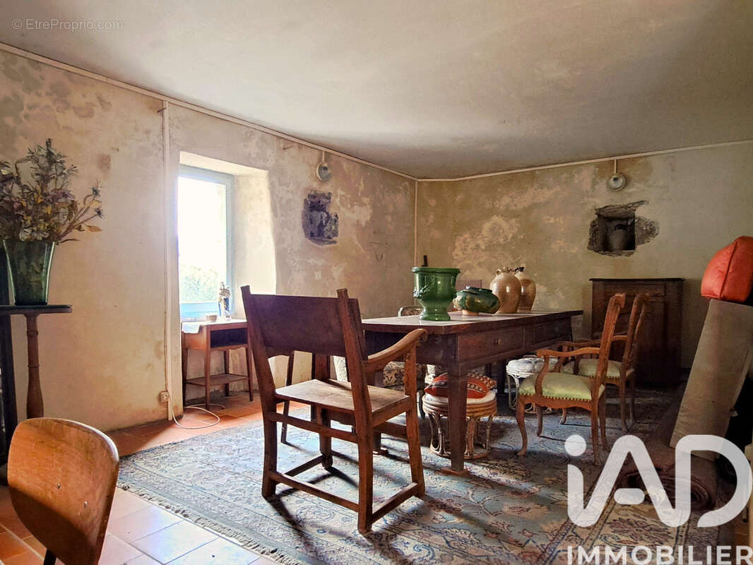 Maison 249 m² à Cros  - photo 8