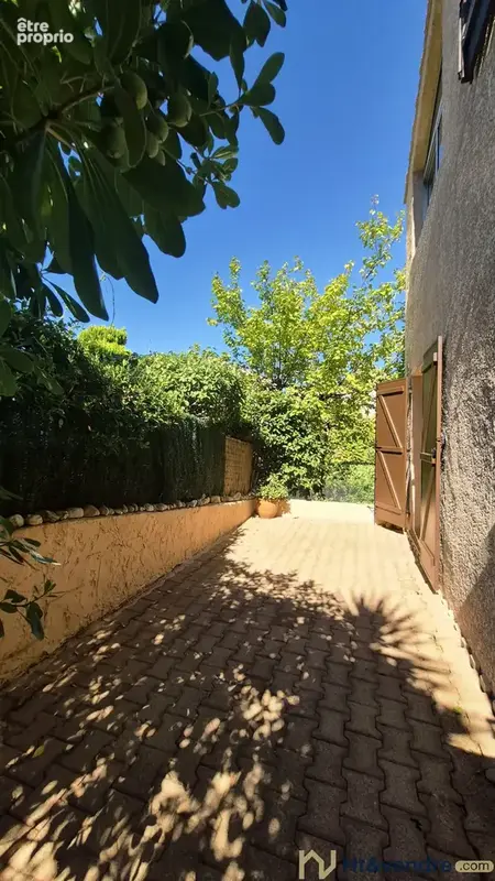Exclusivité Carqueiranne — Studio 30 m2 rénové + Jardin 19 m2  Idéal Investisseur ou 1er achat - photo 9