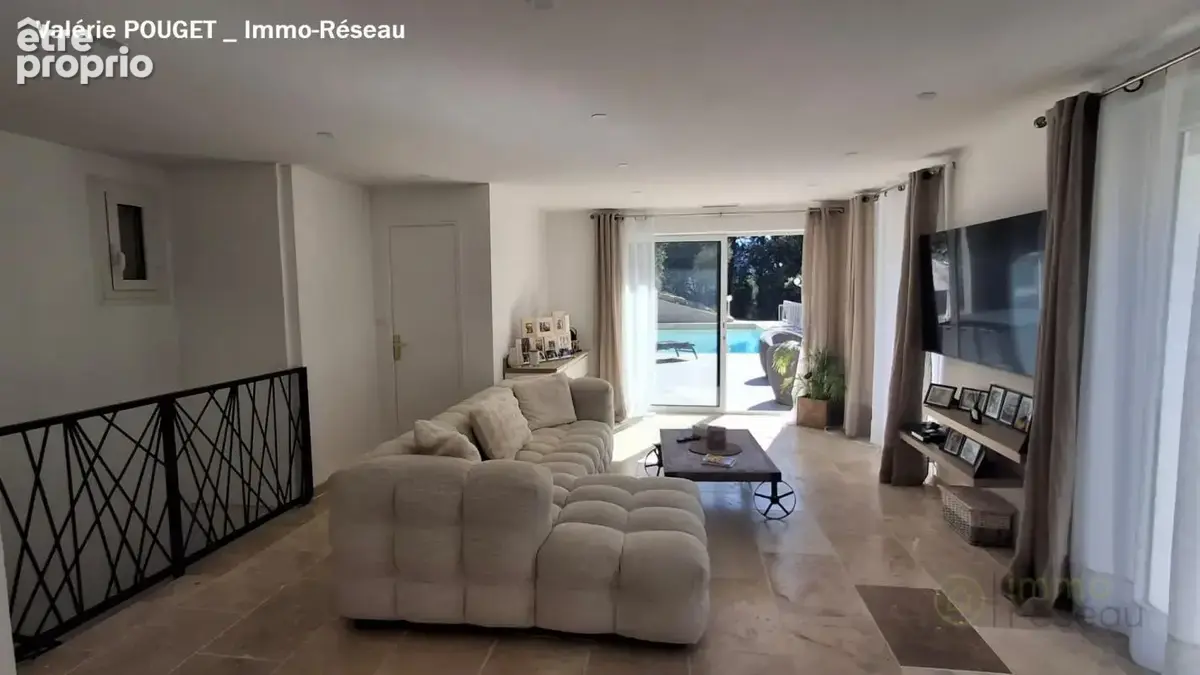 Maison 5 pièces 128 m² à vendre à Le Revest-Les-Eaux (83200) - photo 7