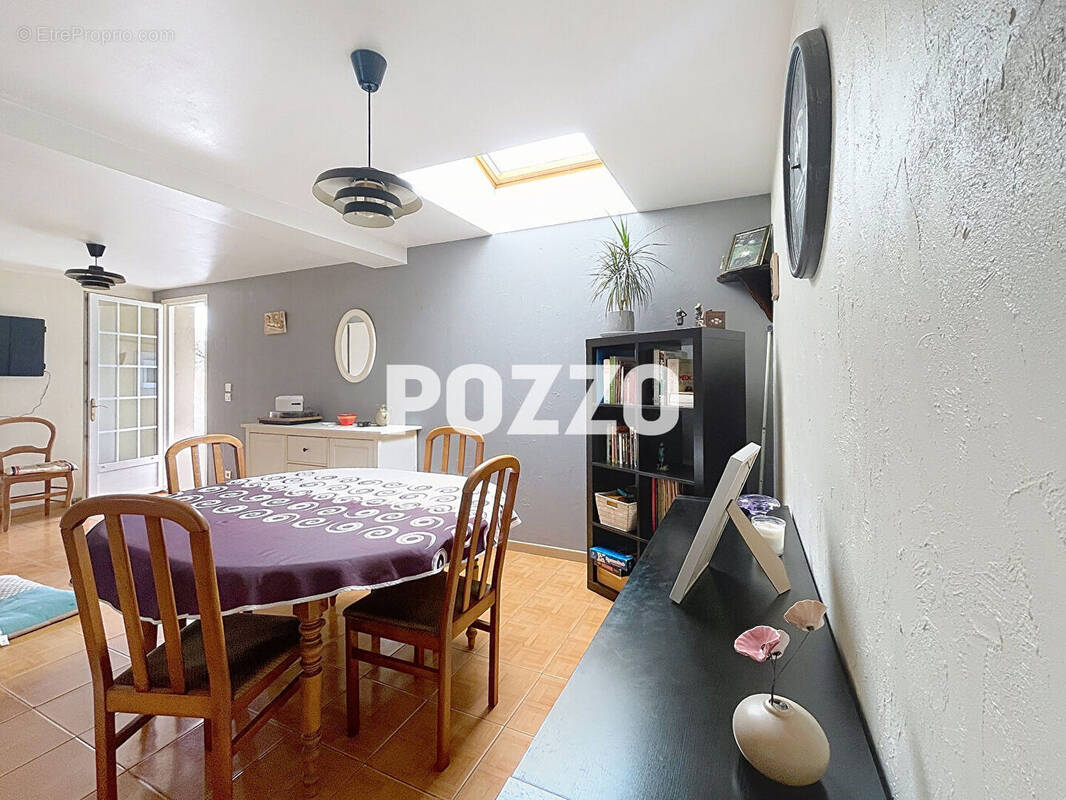 Maison à FLEURY-SUR-ORNE