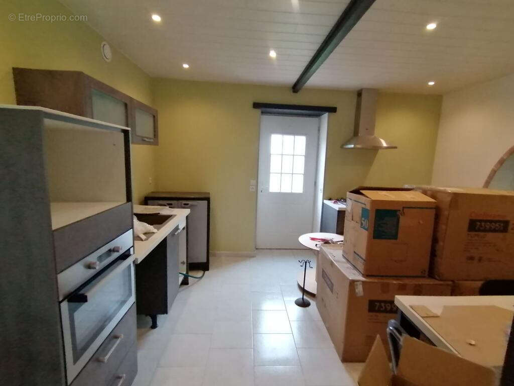 Maison à NEAUPHE-SOUS-ESSAI