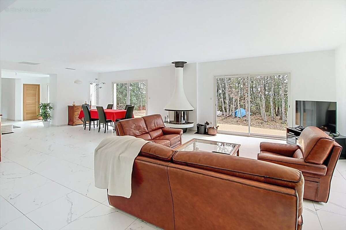 Maison à BAUDINARD-SUR-VERDON