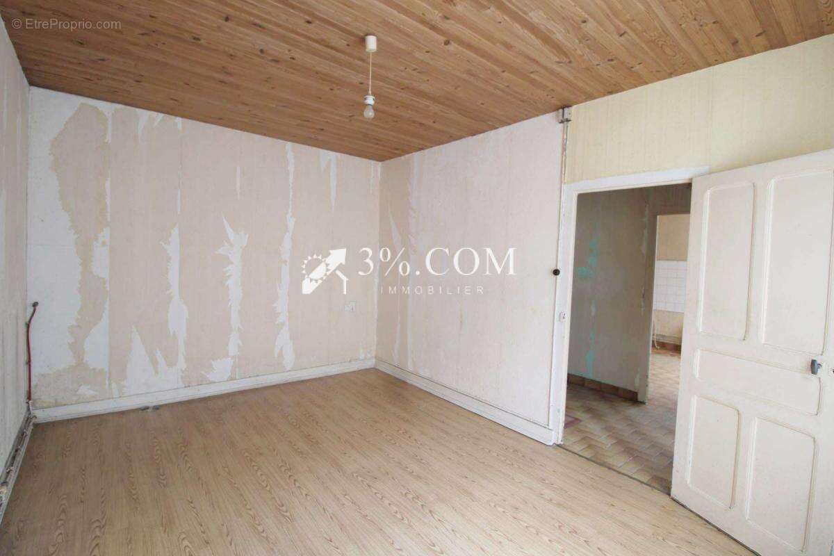 Maison à LOCOAL-MENDON