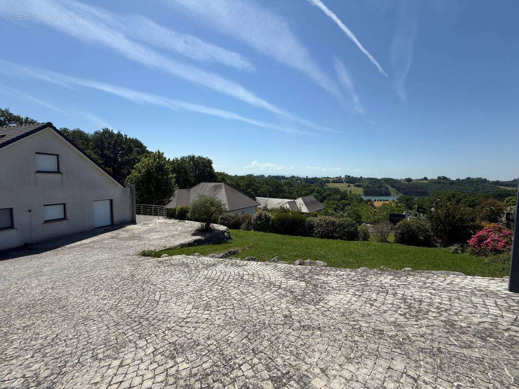 Maison à NAVAILLES-ANGOS