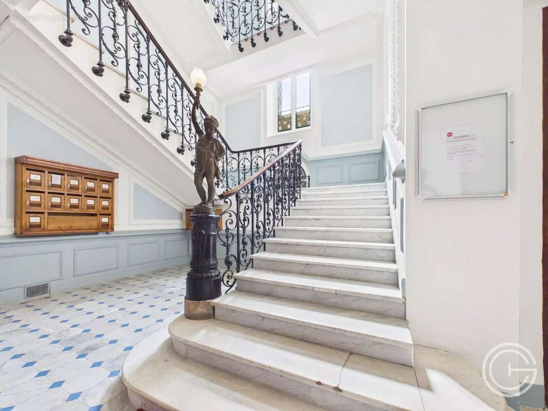 Appartement 6 Pièces 203m² - Bd Victor Hugo - NICE Carré d'Or - photo 3