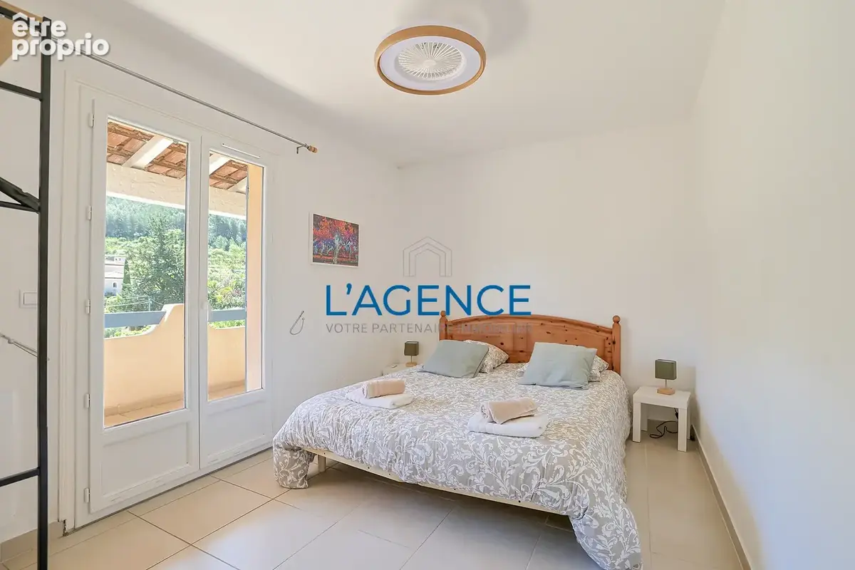 CARQUEIRANNE VILLA 233m2 - 8 Chambres  - Terrain 7023m avec piscine - photo 15