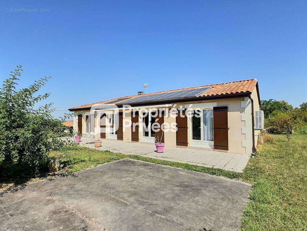 Maison T4/5 avec 3 ch., spacieux garage et abri pour camping-car au calme sur COMBERANCHE-ET-EPELUCHE (24600) - photo 12