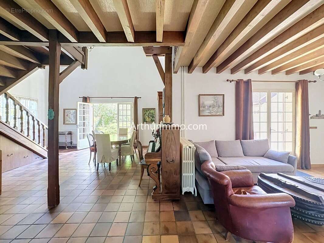 Maison à VIGNEUX-SUR-SEINE