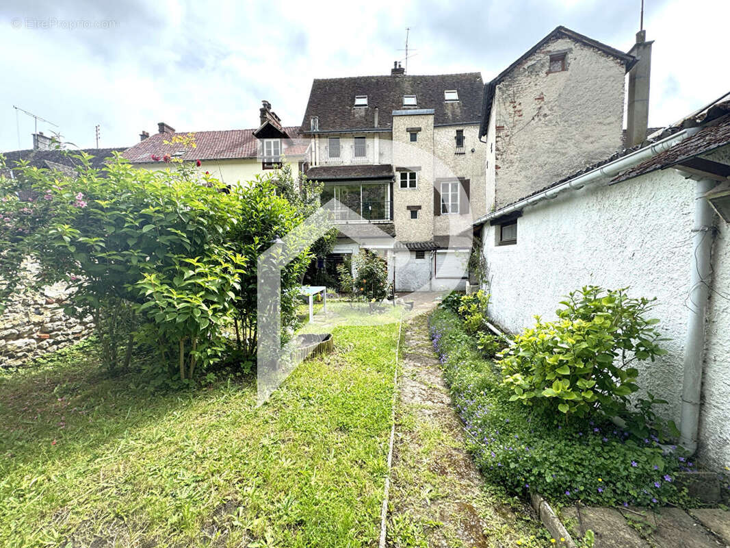 Maison à EZY-SUR-EURE