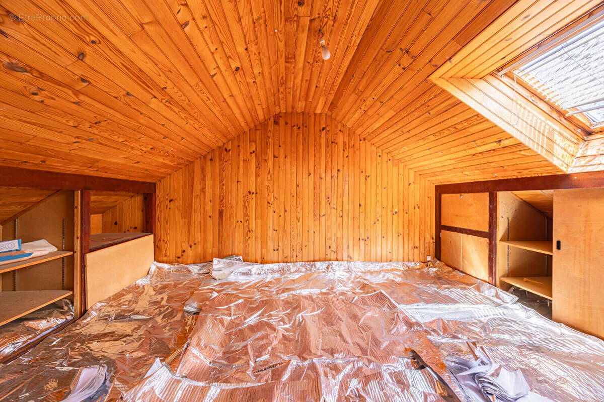 BOUVARDIERE - Maison familiale de 202m² avec jardin et garage - photo 11