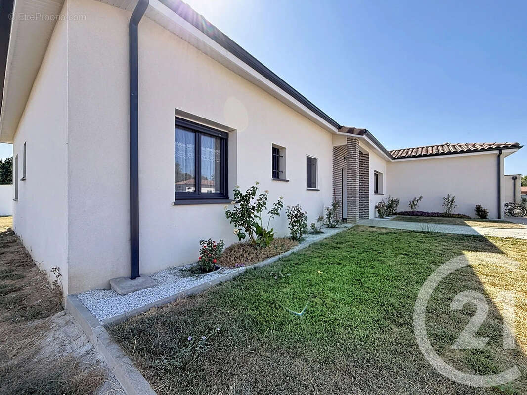 Maison 143 m² à Montauban  - photo 2