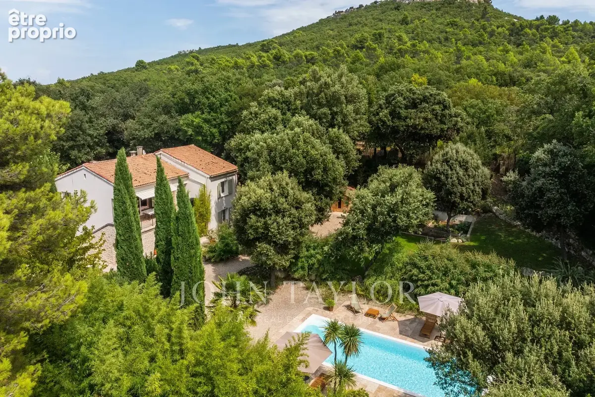 Magnifique maison 7 pièces avec piscine à Vernègues - photo 3
