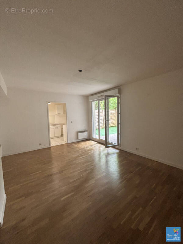 Appartement à LES PAVILLONS-SOUS-BOIS