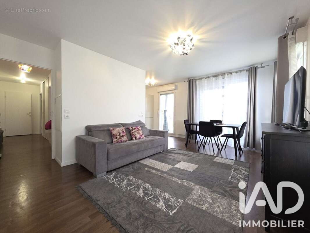 Appartement 62 m² à La Courneuve  - photo 2
