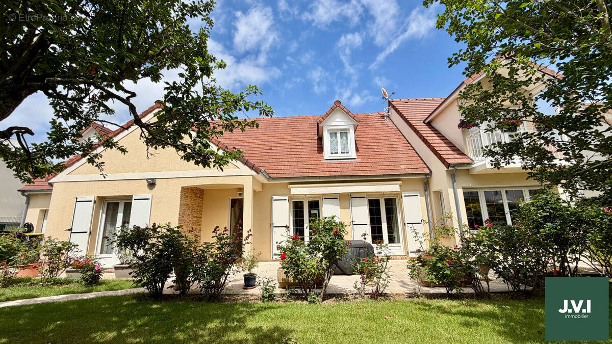 Maison à GROSLAY