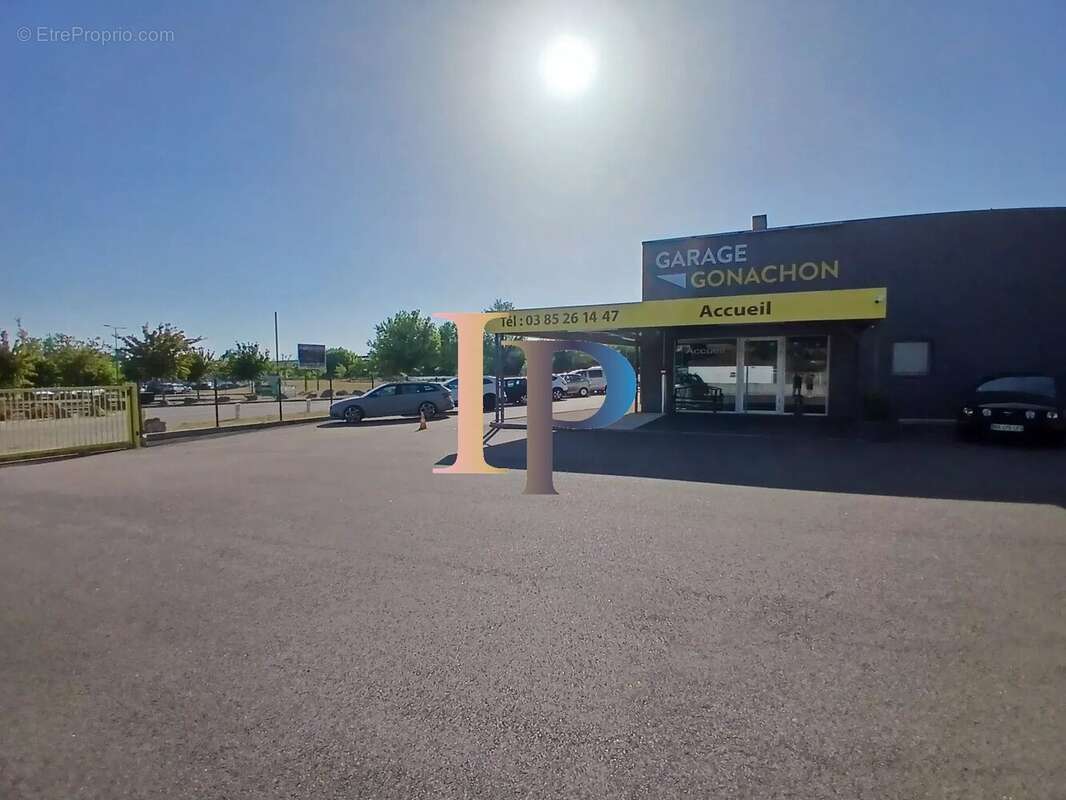 Local industriel et commercial - photo 3