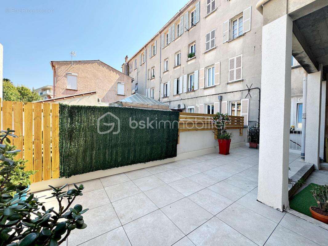 Appartement à HYERES