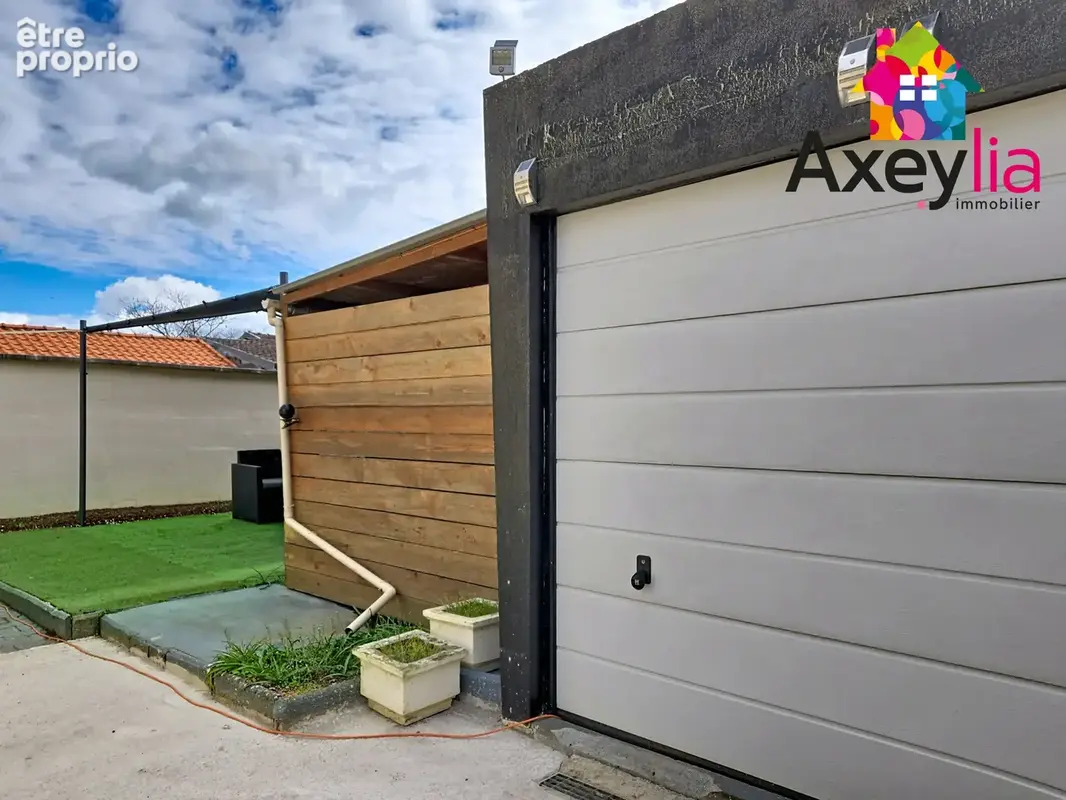 A vendre - roanne - maison avec cour et garage - photo 9