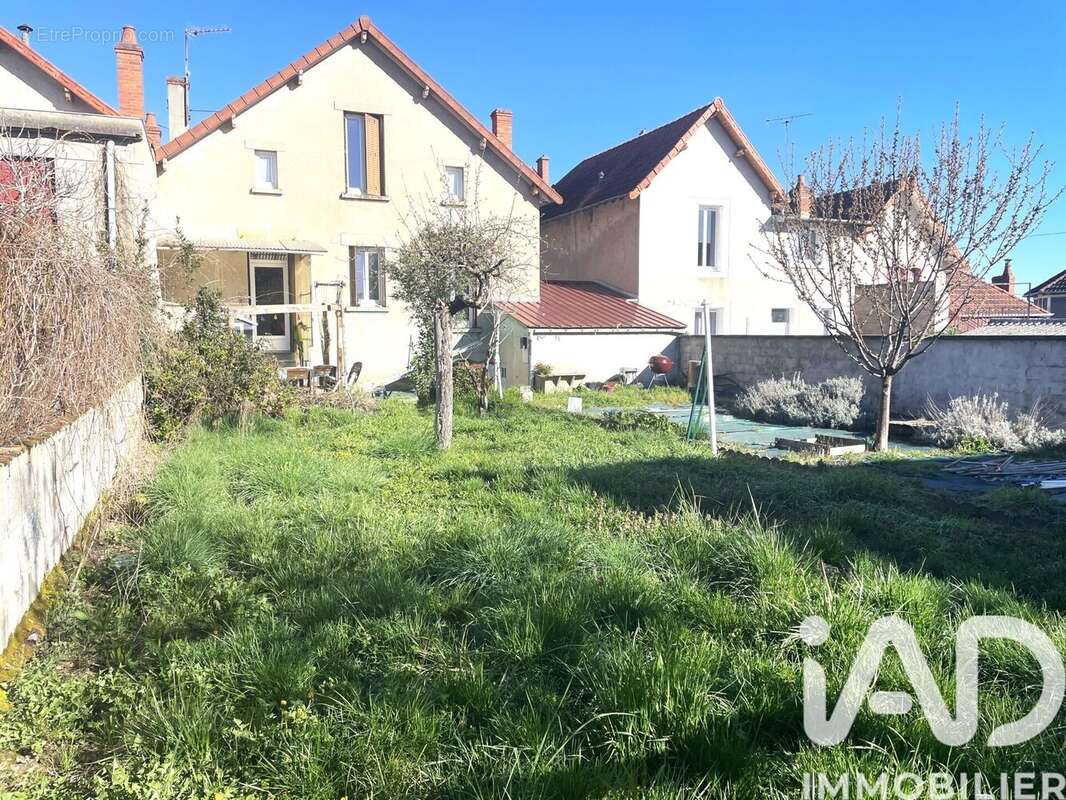 Photo 2 - Maison à MONTLUCON