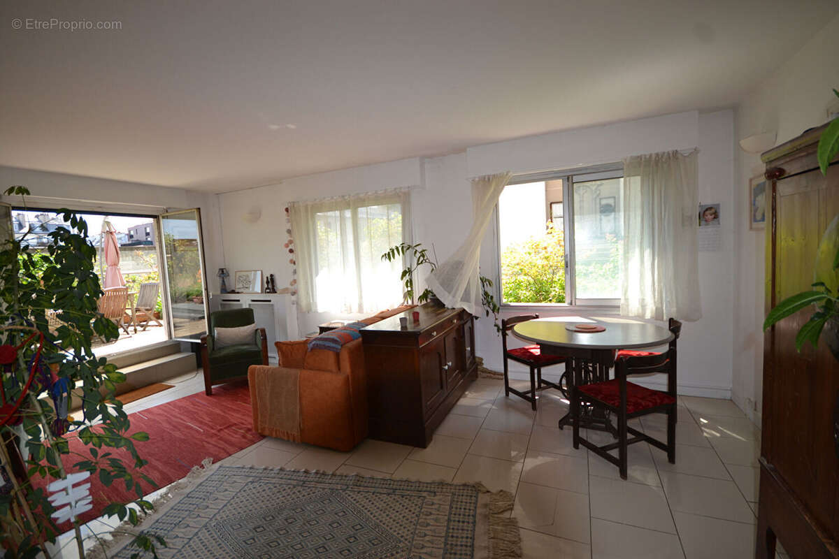 Appartement à PARIS-18E