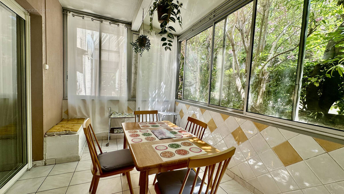 Appartement à MARSEILLE-8E