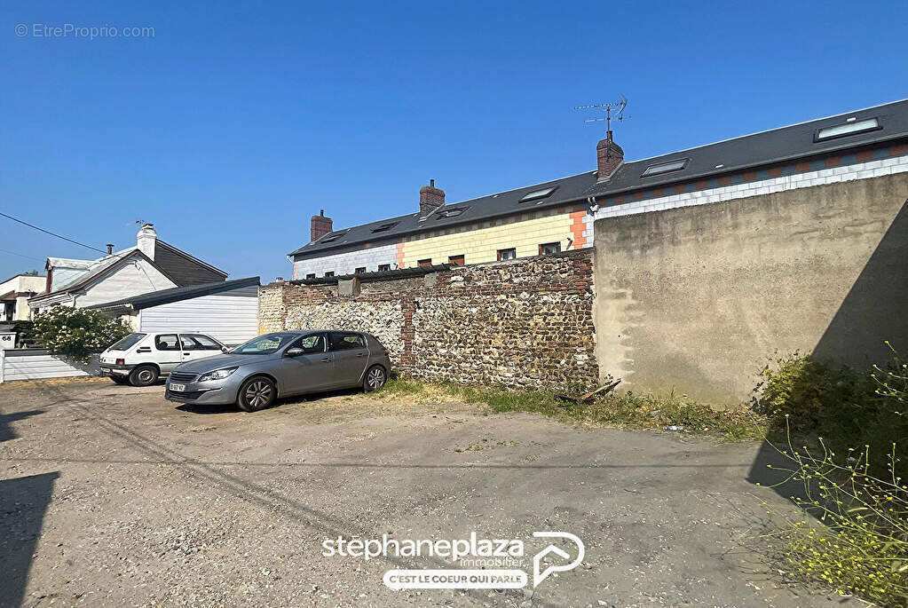 Parking à SOTTEVILLE-LES-ROUEN