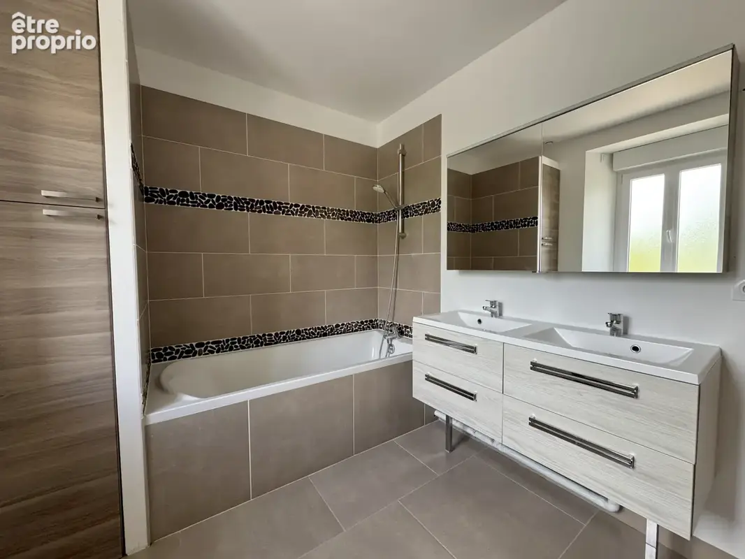 Maison en pierre familiale - quartier calme - photo 14