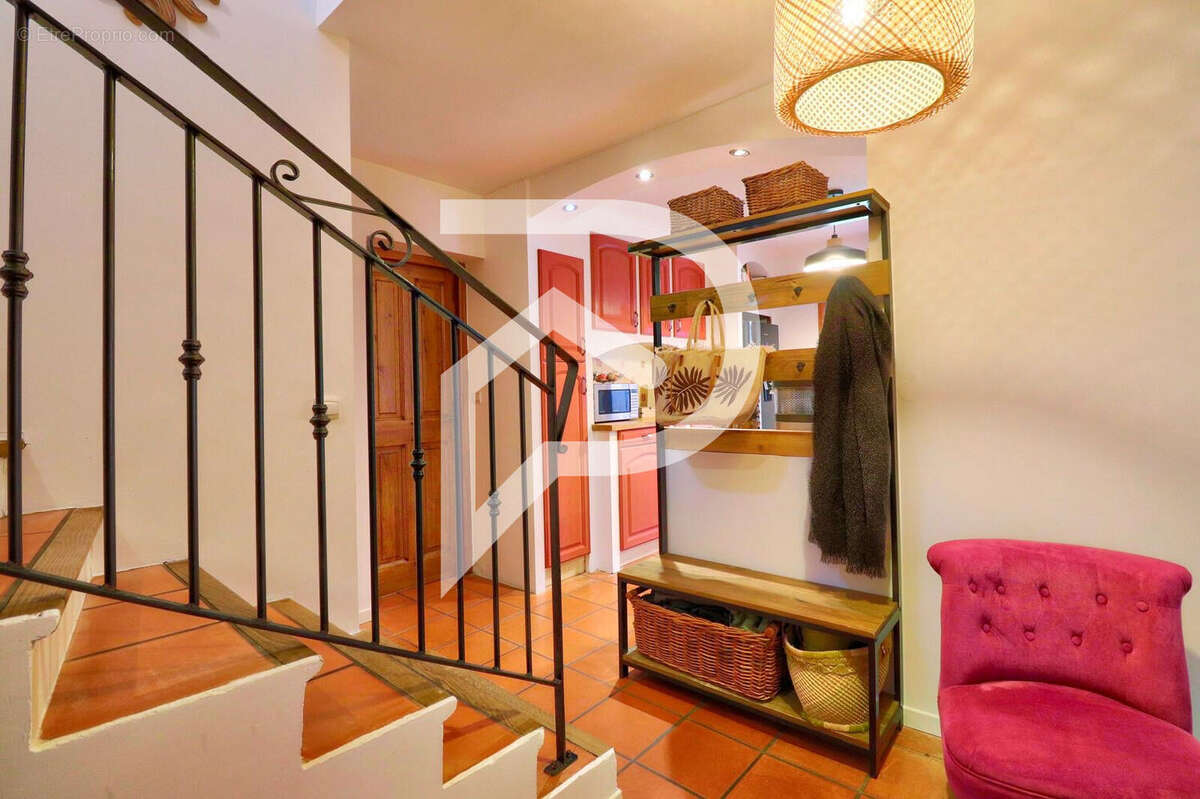 Maison à VINON-SUR-VERDON